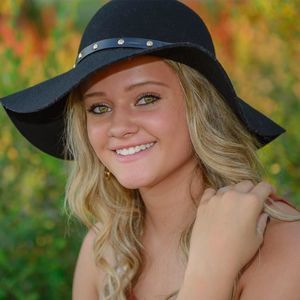 Meet your Posher, Kayla